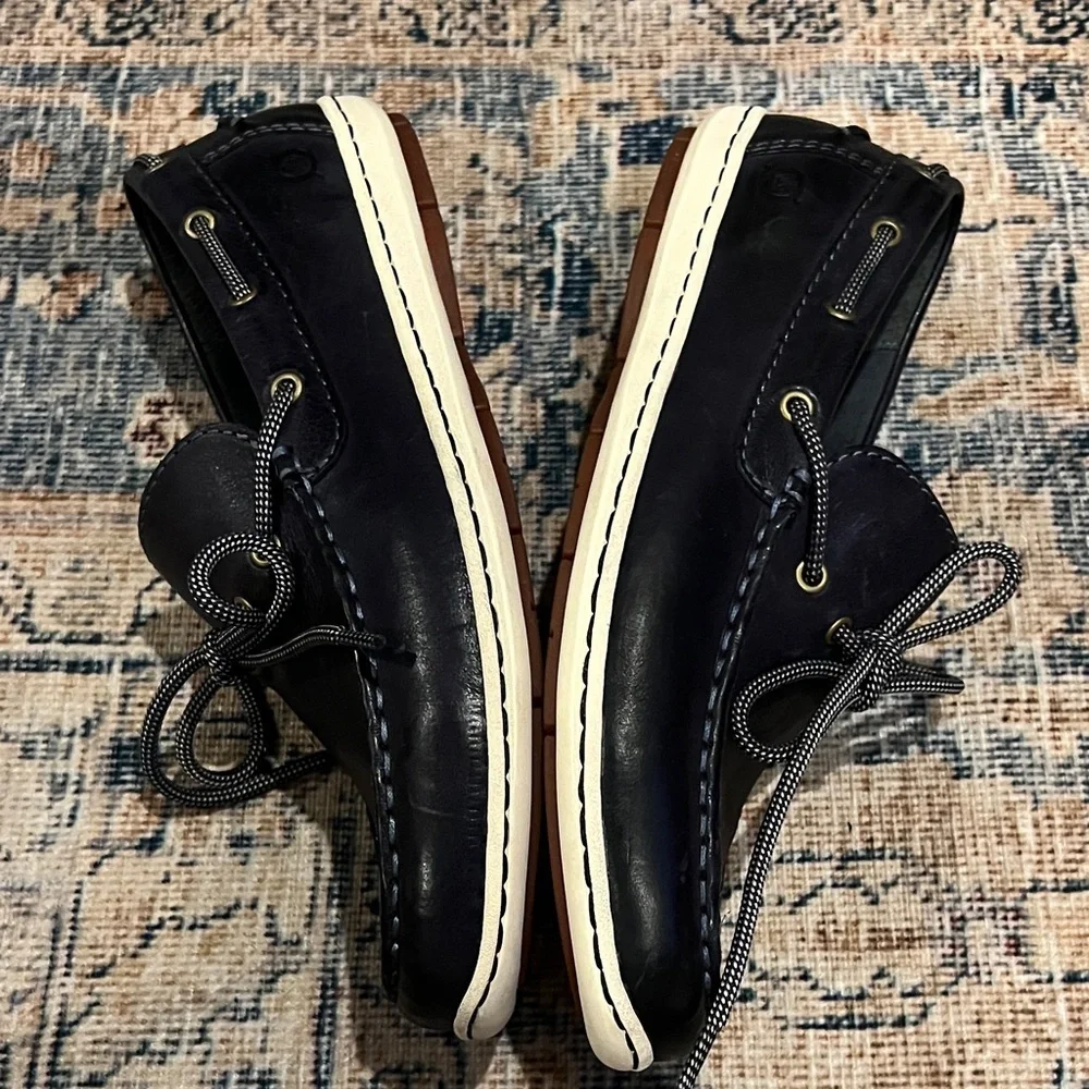 Born Navy Leather Men's Boat Shoes size 8 - 8 1/2